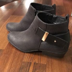 Women’s booties size 10
